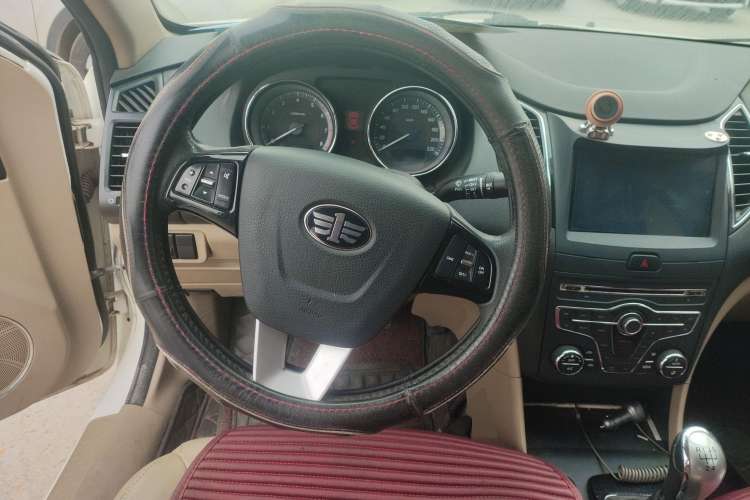 Used Bestune B50 2013 1.6L manual luxury version Steering Wheel