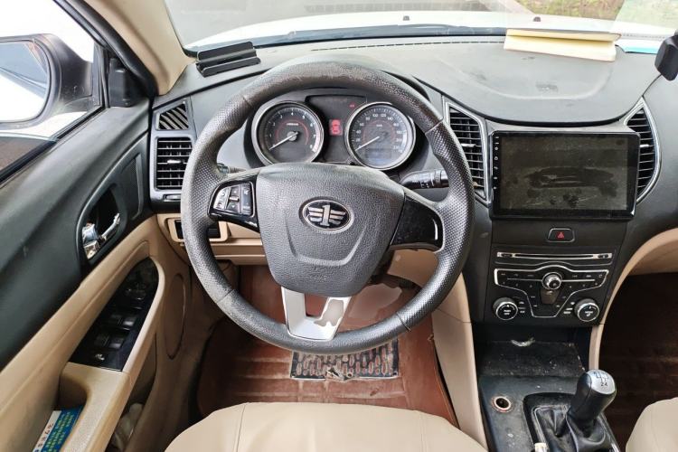 Used Bestune B50 2013 1.6L manual Comfort trim level Steering Wheel