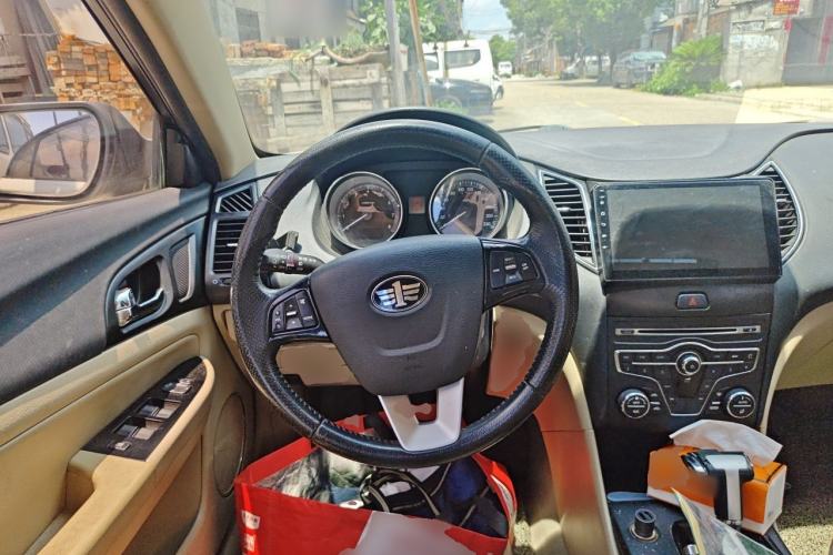 Used Bestune B50 2013 1.6L automatic luxury version Steering Wheel