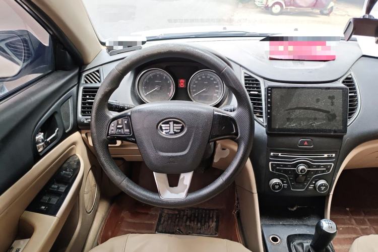 Used Bestune B50 2013 1.6L manual Comfort trim level Steering Wheel