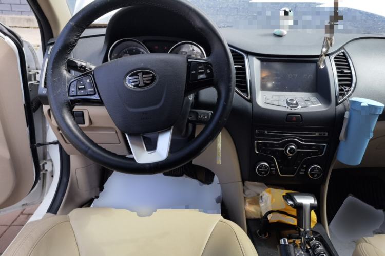 Used Bestune B50 2013 1.6L automatic luxury version
