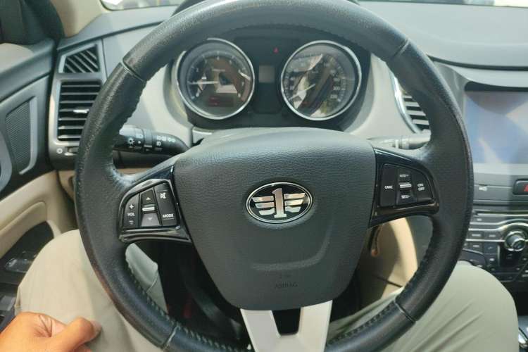 Used Bestune B50 2013 1.6L automatic luxury version Steering Wheel