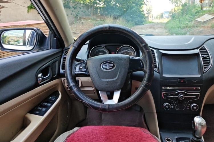Used Bestune B50 2013 1.6L manual Comfort trim level Steering Wheel