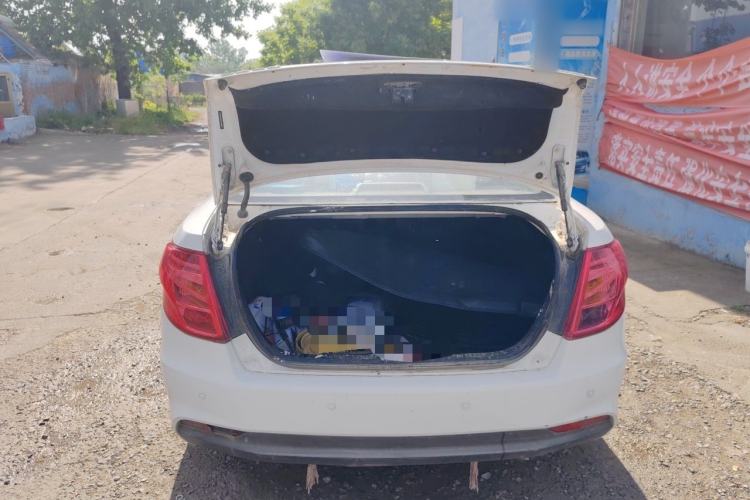 Used Bestune B50 2013 1.6L manual luxury version Trunk