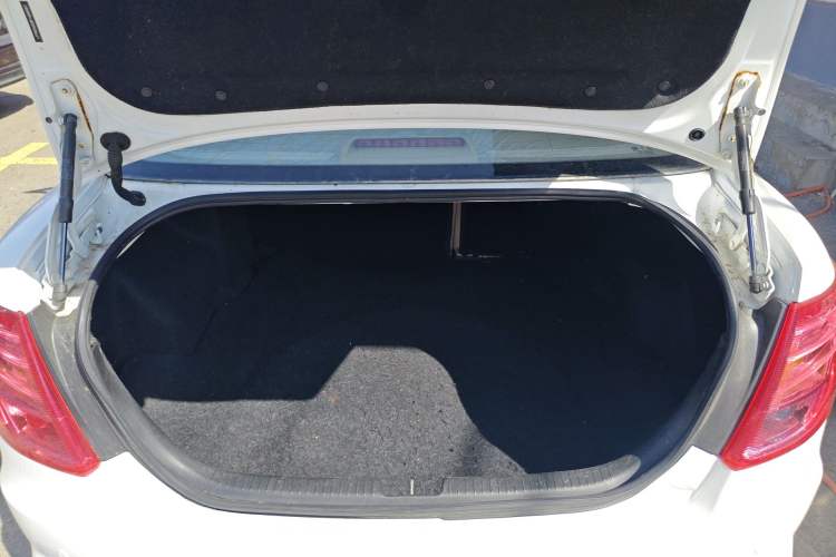 Used Bestune B50 2013 1.6L manual luxury version Trunk