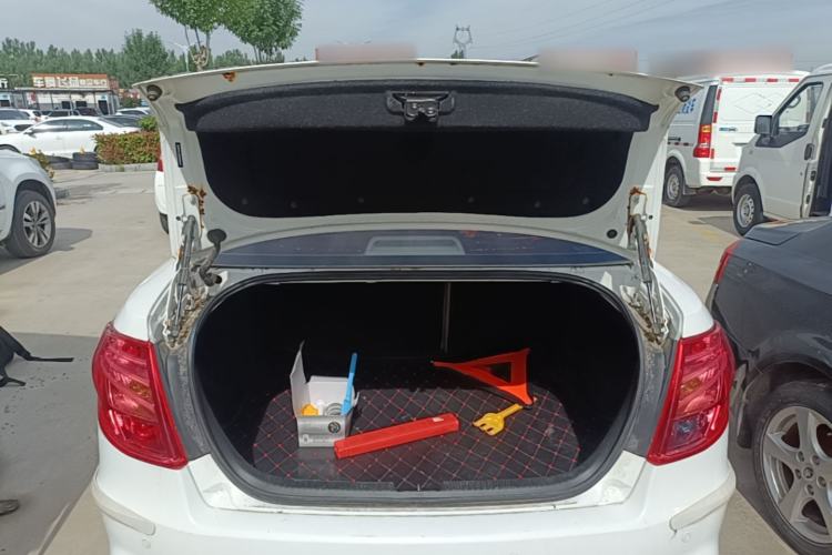 Used Bestune B50 2013 1.6L automatic luxury version Trunk