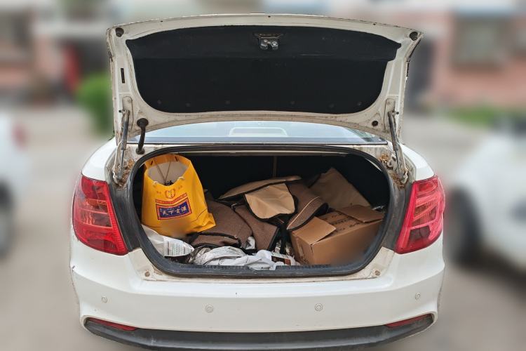 Used Bestune B50 2013 1.6L manual luxury version Trunk