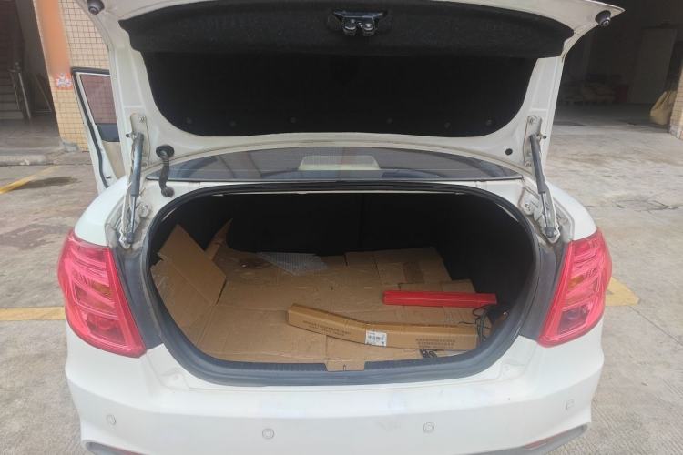 Used Bestune B50 2013 1.6L manual luxury version Trunk