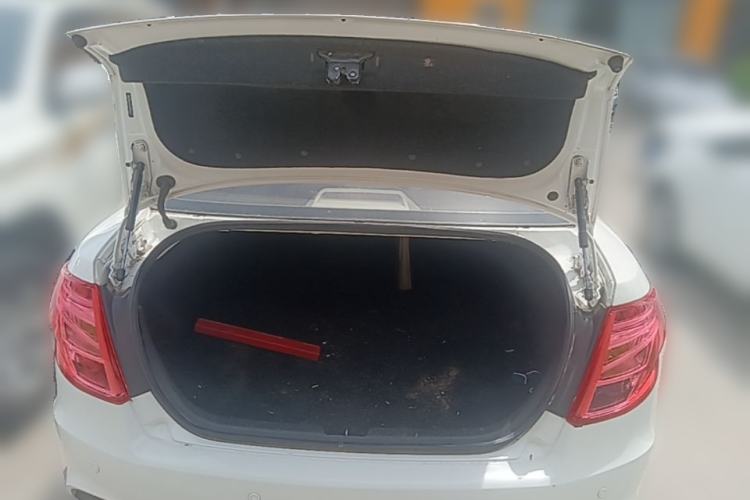 Used Bestune B50 2013 1.6L manual luxury version Trunk