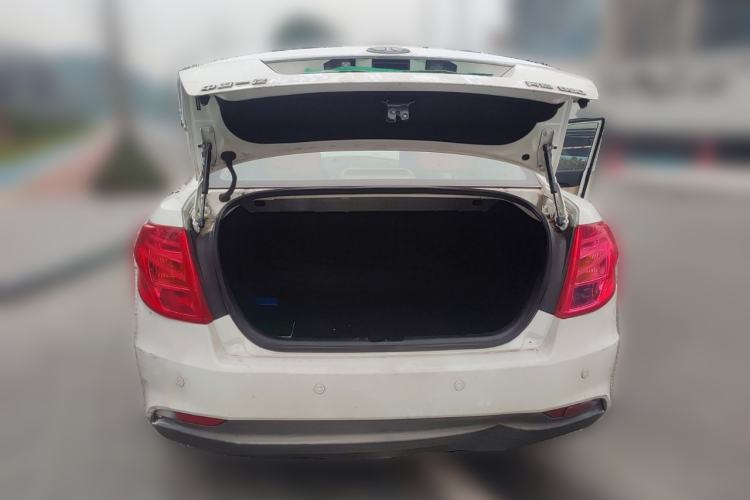 Used Bestune B50 2013 1.6L automatic luxury version Trunk