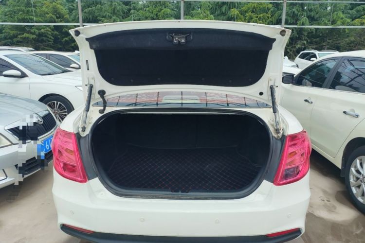 Used Bestune B50 2013 1.6L manual luxury version Trunk