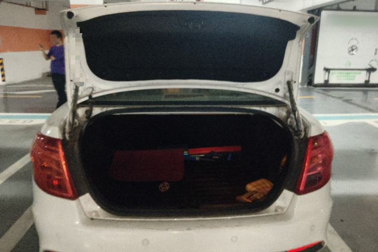 Used Bestune B50 2013 1.6L automatic luxury version Trunk