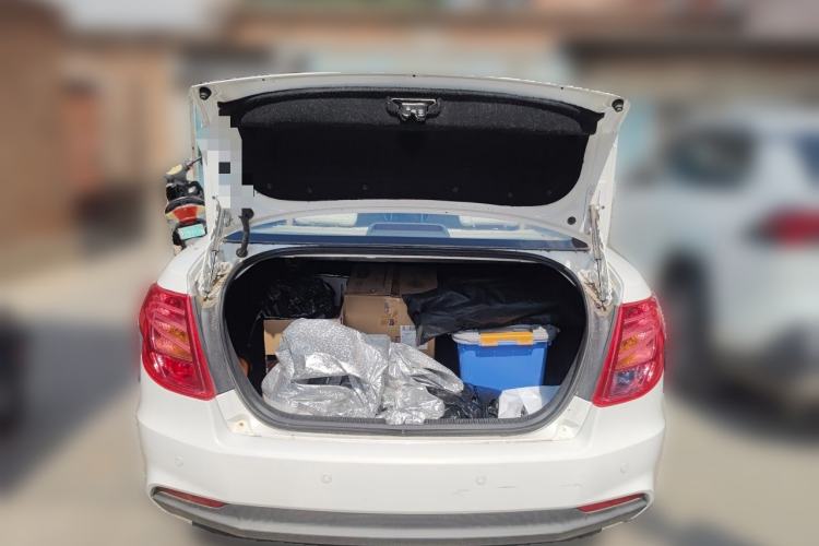 Used Bestune B50 2013 1.6L manual luxury version Trunk
