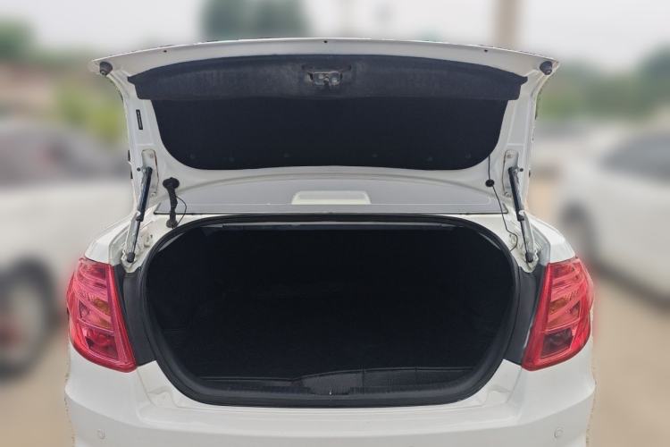 Used Bestune B50 2013 1.6L automatic luxury version Trunk