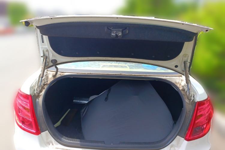 Used Bestune B50 2013 1.6L automatic luxury version Trunk