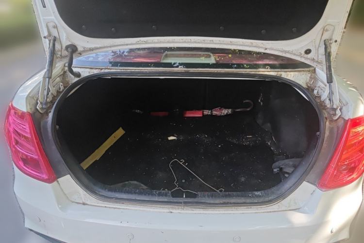 Used Bestune B50 2013 1.6L automatic luxury version Trunk