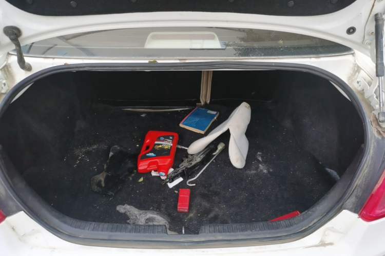 Used Bestune B50 2013 1.6L manual luxury version Trunk