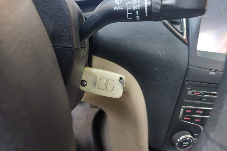 Used Bestune B50 2013 1.6L manual Comfort trim level Vehicle Key