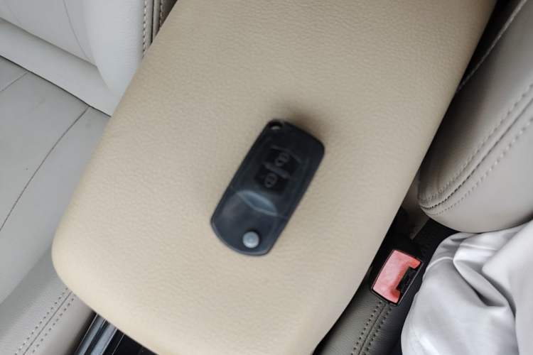 Used Bestune B50 2013 1.6L manual Comfort trim level Vehicle Key