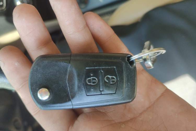 Used Bestune B50 2013 1.6L automatic luxury version Vehicle Key