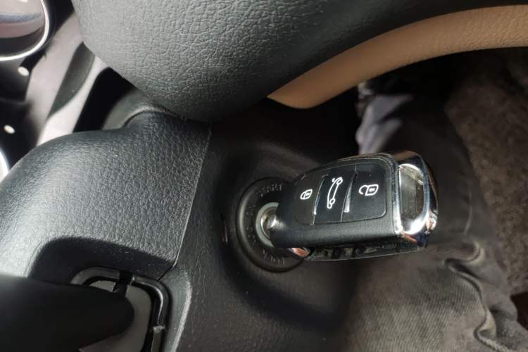 Used Bestune B50 2013 1.6L automatic luxury version Vehicle Key