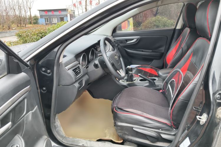 Used Bestune B50 2016 1.6L manual Comfort trim level Driver Seat