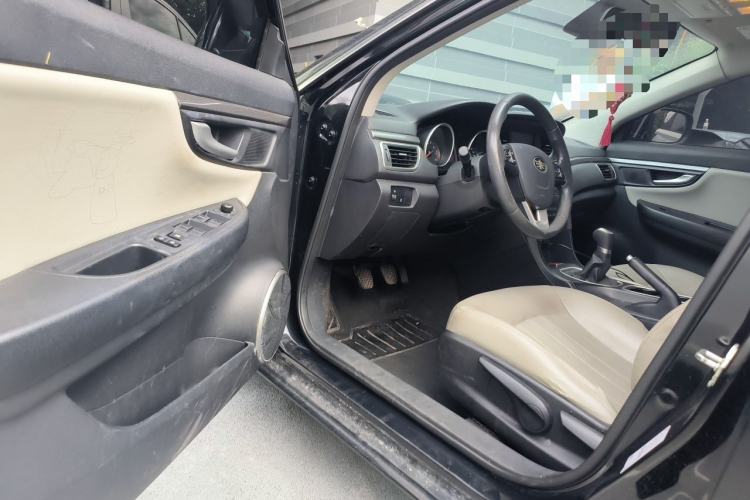 Used Bestune B50 2016 1.6L manual luxury version Driver Seat