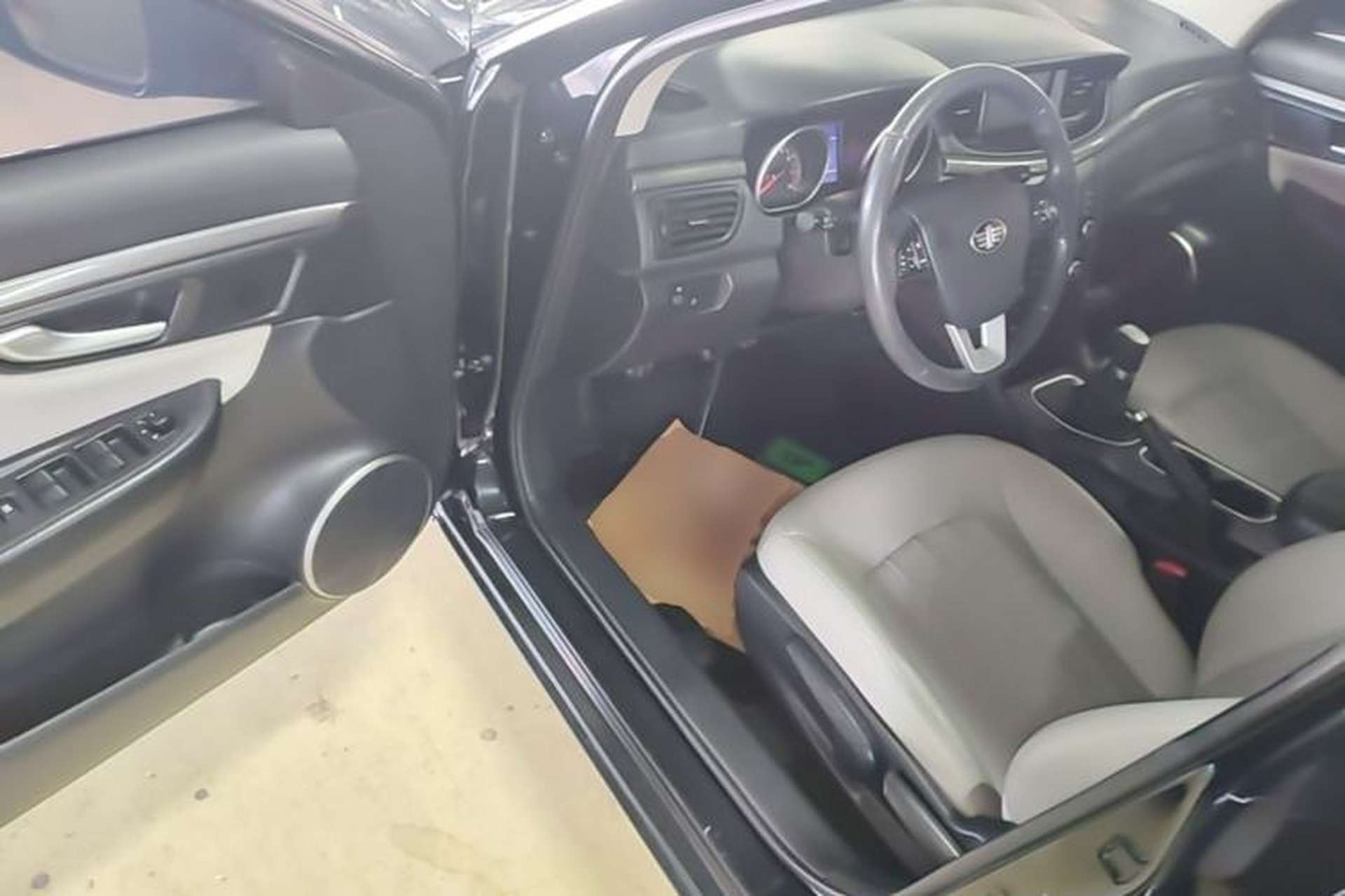 Used Bestune B50 2016 1.6L manual luxury version Driver Seat