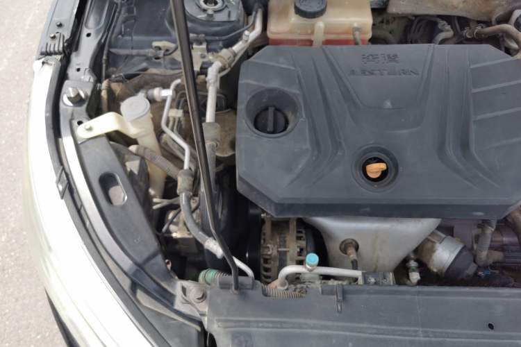 Used Bestune B50 2016 1.6L manual luxury version Engine Bay Right