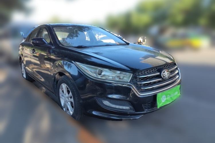 Used Bestune B50 2016 1.6L manual luxury version Front Right 45 Deg