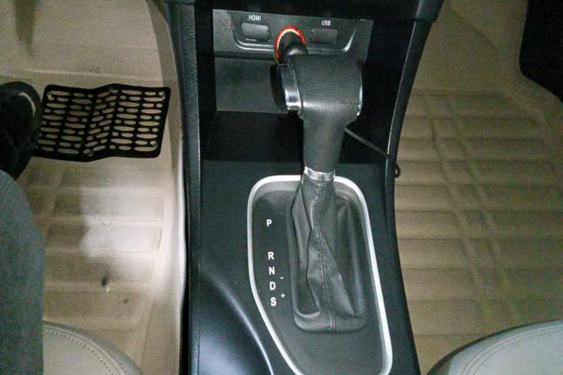 Used Bestune B50 2016 1.6L Automatic Luxury Model Gear Lever