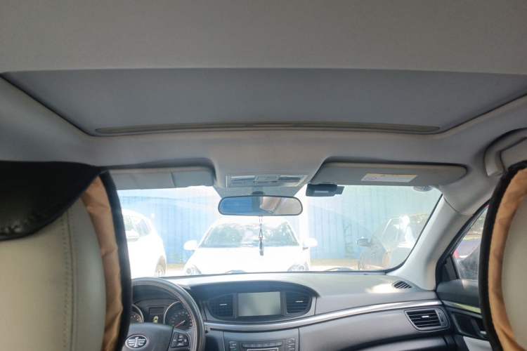 Used Bestune B50 2016 1.6L manual luxury version Headliner