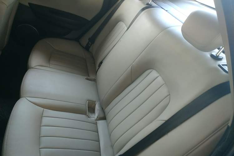 Used Bestune B50 2016 1.6L Automatic Luxury Model Interior 4