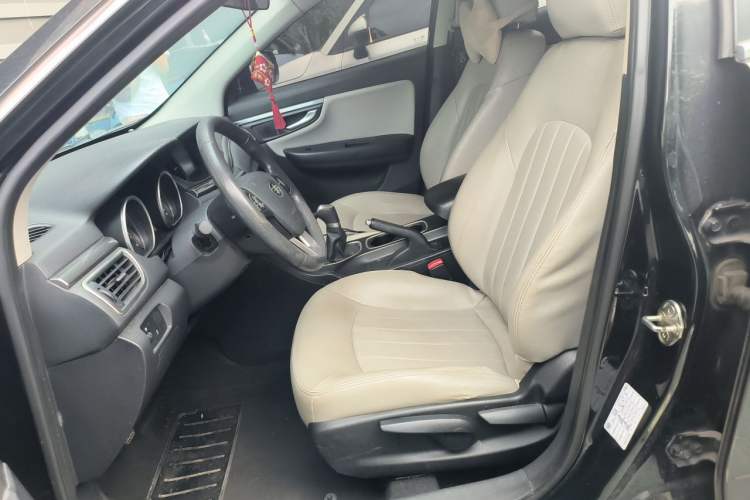 Used Bestune B50 2016 1.6L manual luxury version Left Front Seat