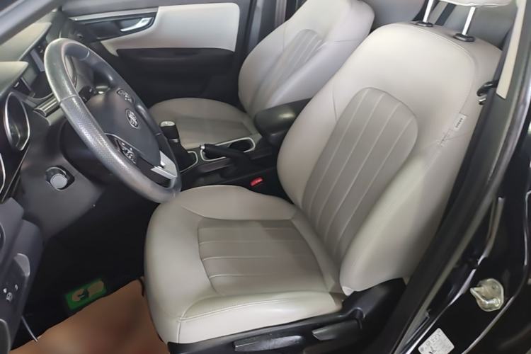 Used Bestune B50 2016 1.6L manual luxury version Left Front Seat