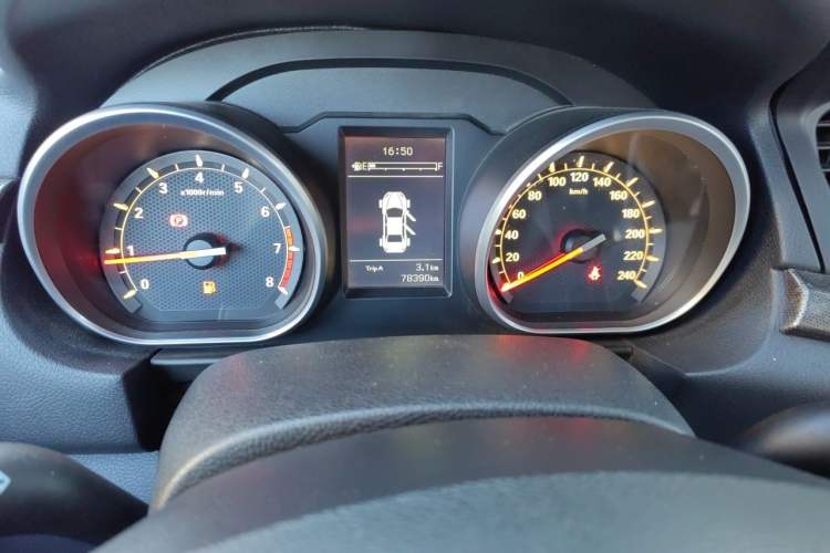 Used Bestune B50 2016 1.6L manual luxury version Odometer Close Up