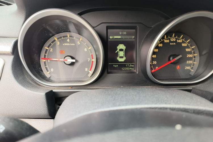 Used Bestune B50 2016 1.6L manual luxury version Odometer Close Up