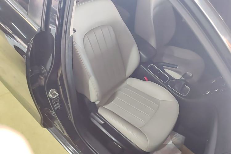 Used Bestune B50 2016 1.6L manual luxury version Right Front Seat