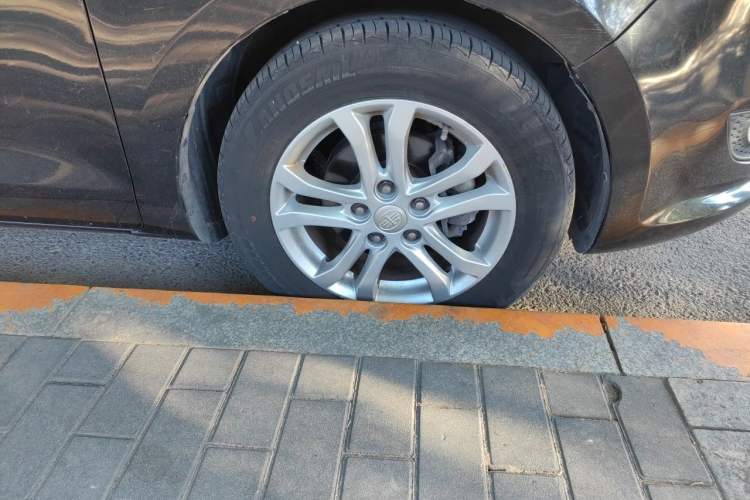 Used Bestune B50 2016 1.6L manual luxury version Right Front Wheel Hub