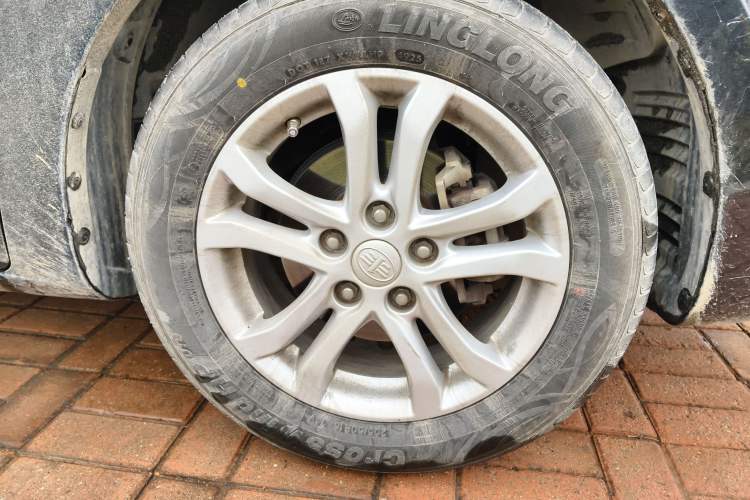 Used Bestune B50 2016 1.6L manual Comfort trim level Right Front Wheel Hub