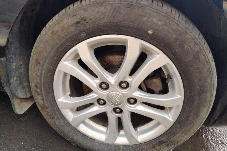 Used Bestune B50 2016 1.6L manual luxury version Right Front Wheel Hub