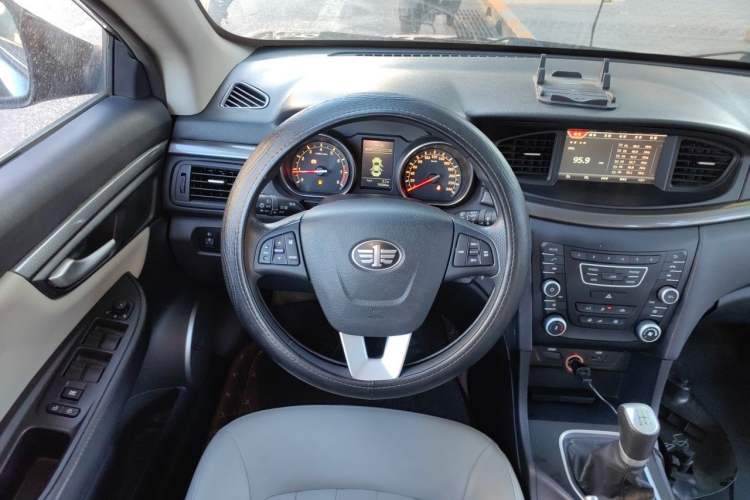 Used Bestune B50 2016 1.6L manual luxury version Steering Wheel
