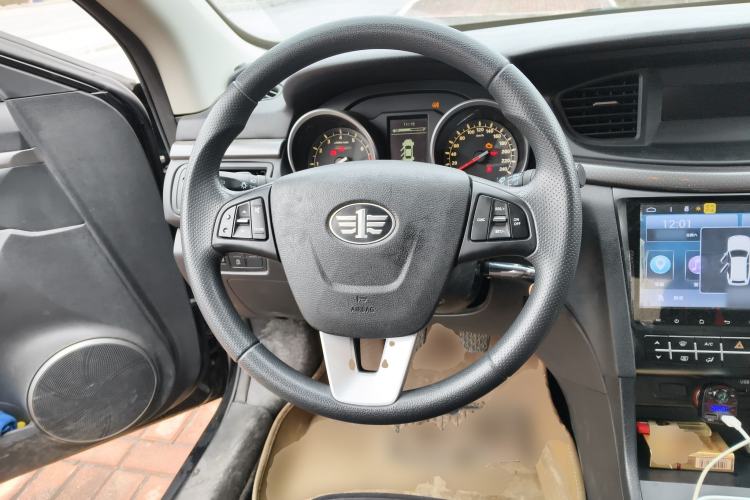 Used Bestune B50 2016 1.6L manual Comfort trim level Steering Wheel