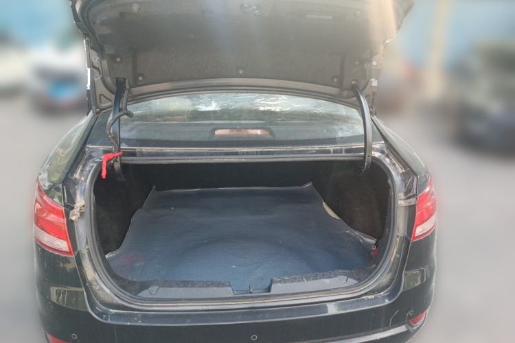 Used Bestune B50 2016 1.6L manual luxury version Trunk