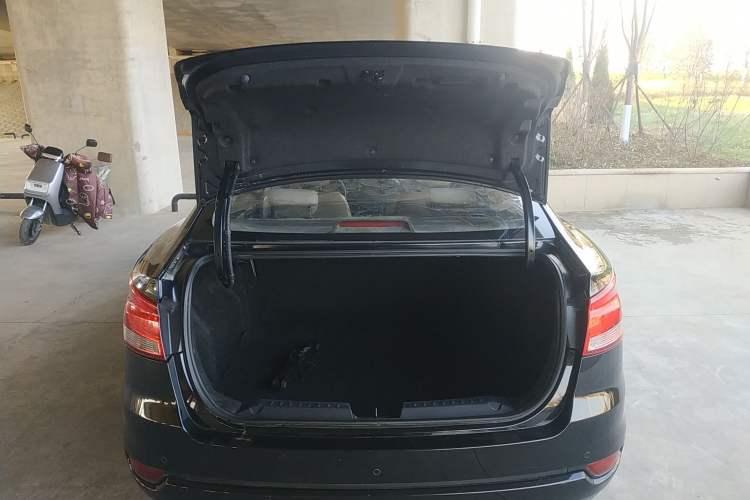Used Bestune B50 2016 1.6L Automatic Luxury Model Trunk