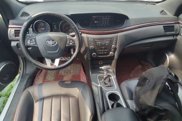 Used Bestune B50 2016 1.4T Automatic Luxury Model Center Console