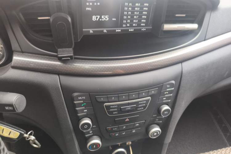 Used Bestune B50 2016 1.4T Automatic Luxury Model Audio And AC Panel