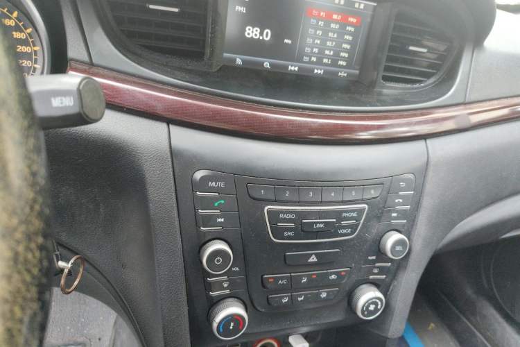 Used Bestune B50 2016 1.4T Automatic Sport Luxury Edition Audio And AC Panel