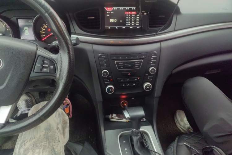 Used Bestune B50 2016 1.4T Automatic Luxury Model Audio And AC Panel