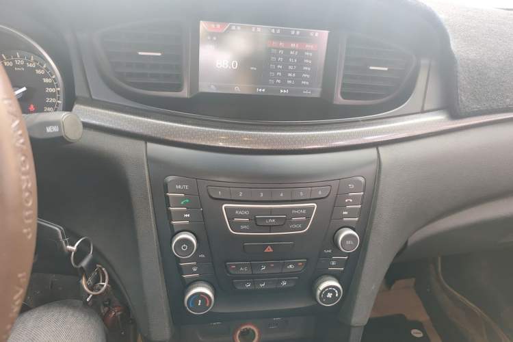 Used Bestune B50 2016 1.6L manual luxury version Audio And AC Panel